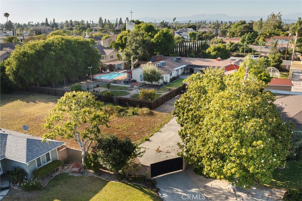 Image 10 of property listing at 11252 Chapman Avenue, Garden Grove, CA 92840