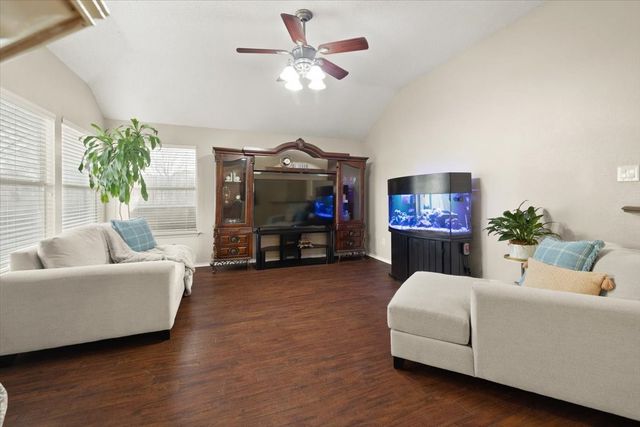 6408 St Leonard Drive, Arlington, TX 76001