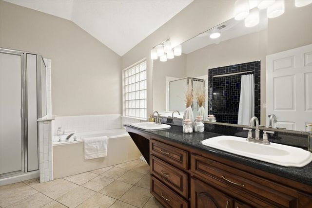 6408 St Leonard Drive, Arlington, TX 76001