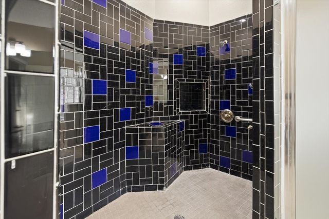 6408 St Leonard Drive, Arlington, TX 76001