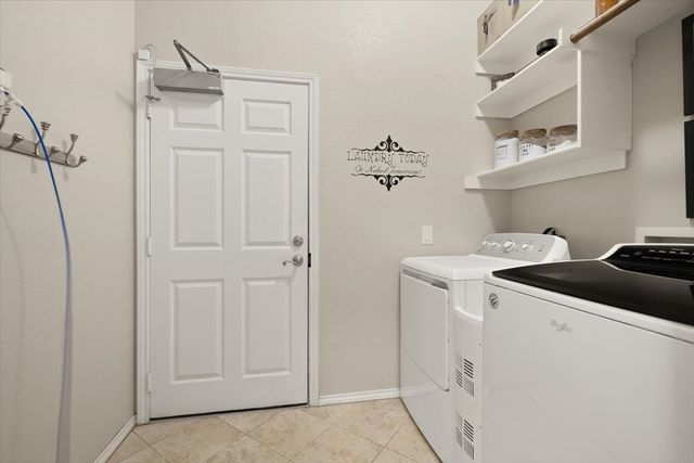 6408 St Leonard Drive, Arlington, TX 76001