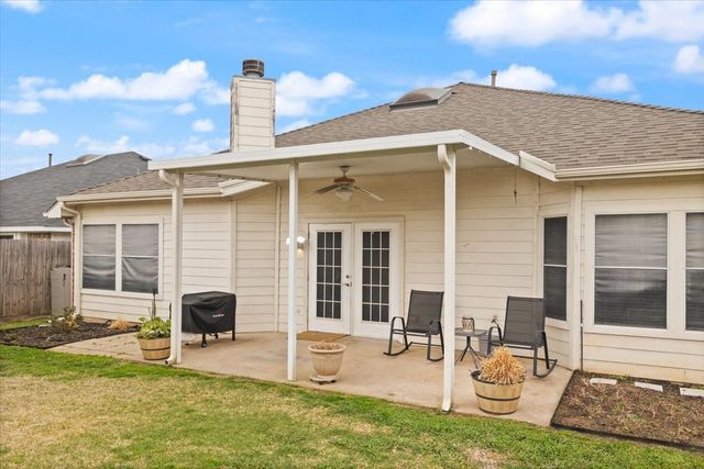 6408 St Leonard Drive, Arlington, TX 76001