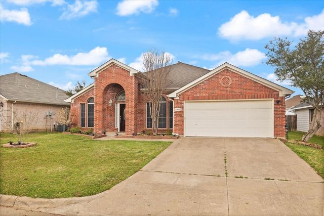 6408 St Leonard Drive, Arlington, TX 76001