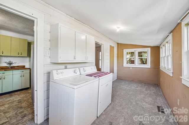 7 Oteen Park Place, Asheville, NC 28805
