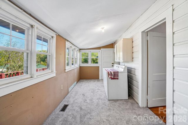 7 Oteen Park Place, Asheville, NC 28805