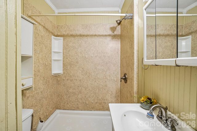 7 Oteen Park Place, Asheville, NC 28805