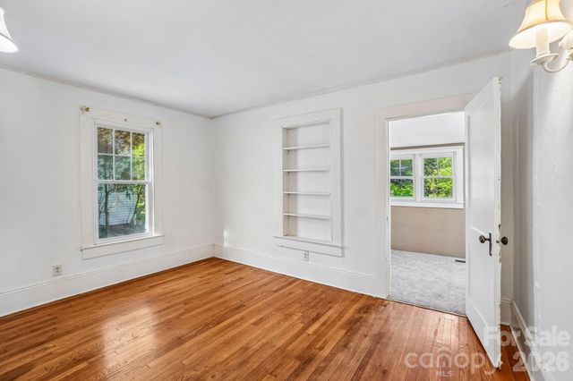 7 Oteen Park Place, Asheville, NC 28805