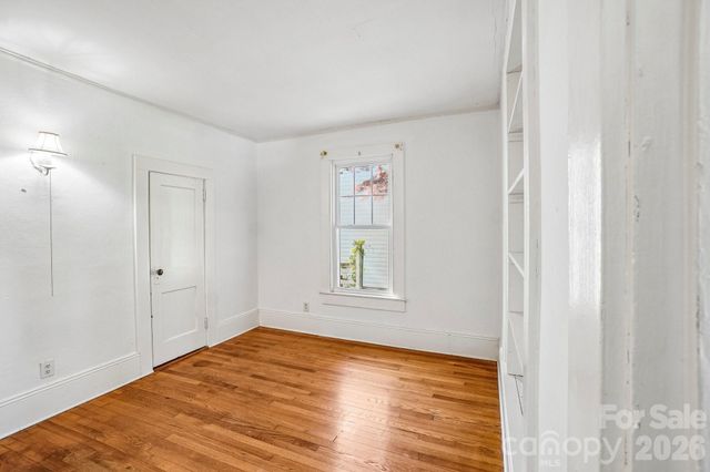7 Oteen Park Place, Asheville, NC 28805