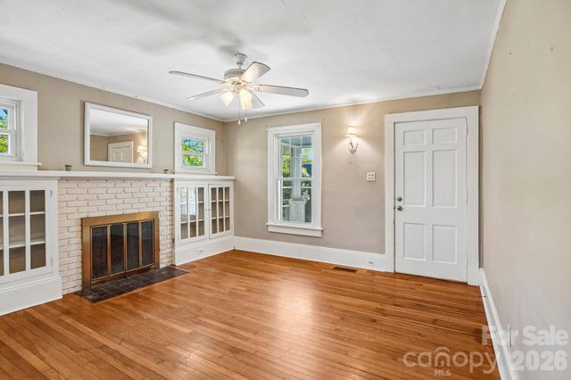 7 Oteen Park Place, Asheville, NC 28805