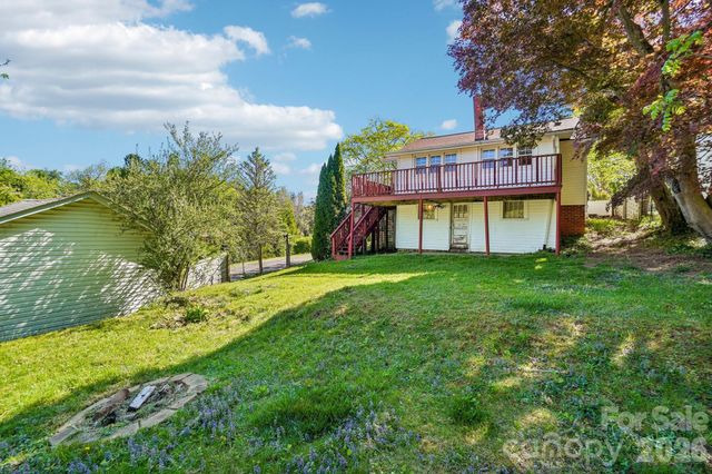 7 Oteen Park Place, Asheville, NC 28805