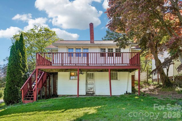 7 Oteen Park Place, Asheville, NC 28805
