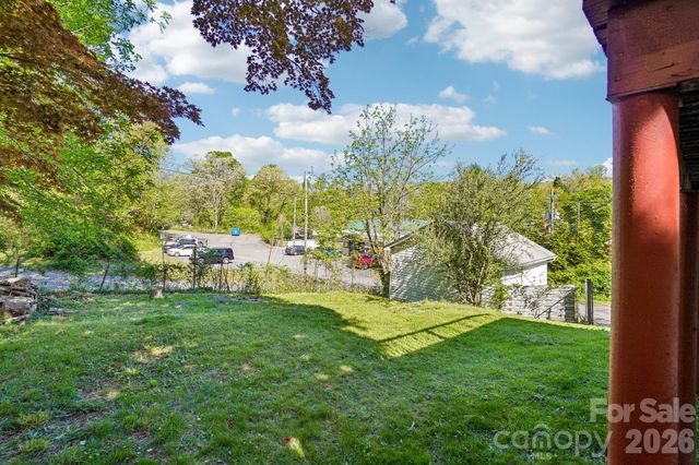 7 Oteen Park Place, Asheville, NC 28805