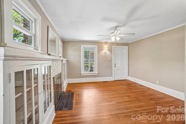 7 Oteen Park Place, Asheville, NC 28805
