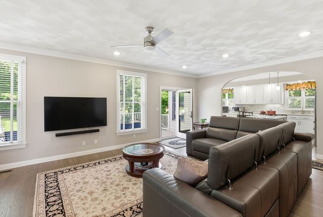 35 Harmony Ln, Methuen, MA 01844