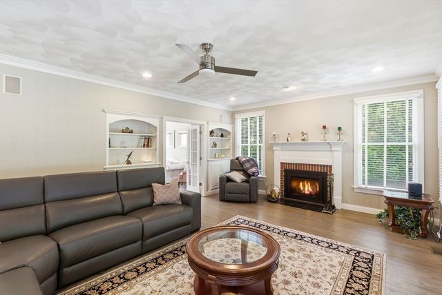 35 Harmony Ln, Methuen, MA 01844