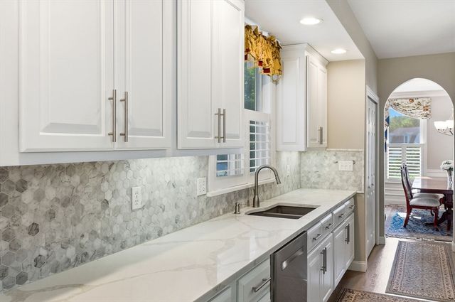 35 Harmony Ln, Methuen, MA 01844