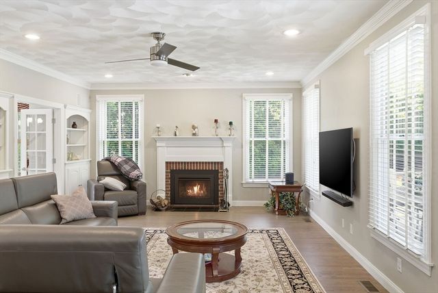 35 Harmony Ln, Methuen, MA 01844