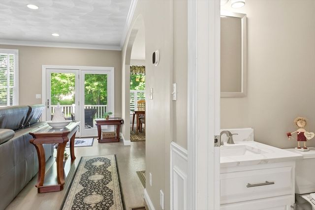 35 Harmony Ln, Methuen, MA 01844
