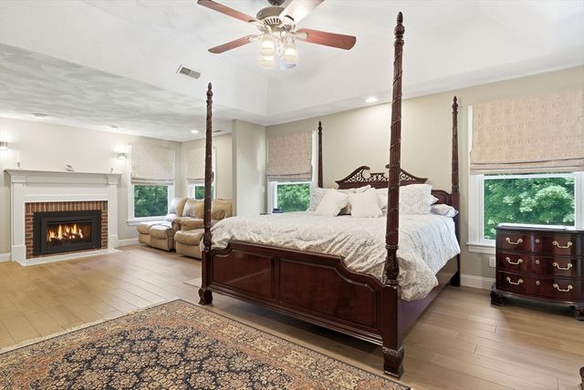 35 Harmony Ln, Methuen, MA 01844