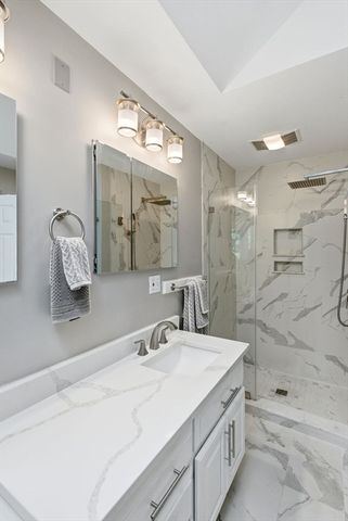 35 Harmony Ln, Methuen, MA 01844