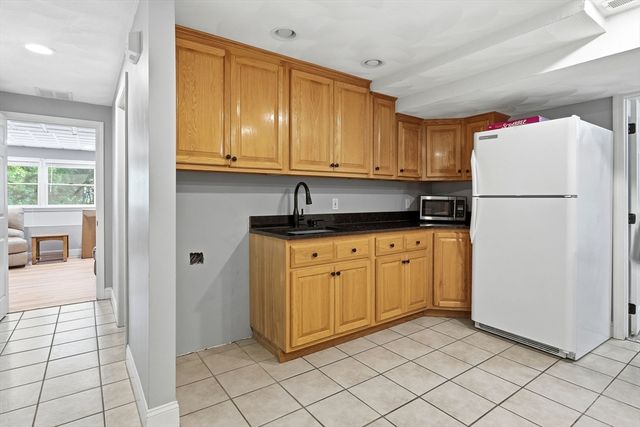 35 Harmony Ln, Methuen, MA 01844