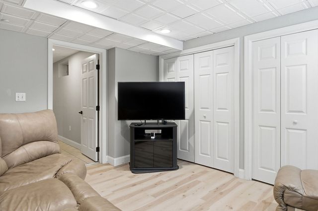 35 Harmony Ln, Methuen, MA 01844