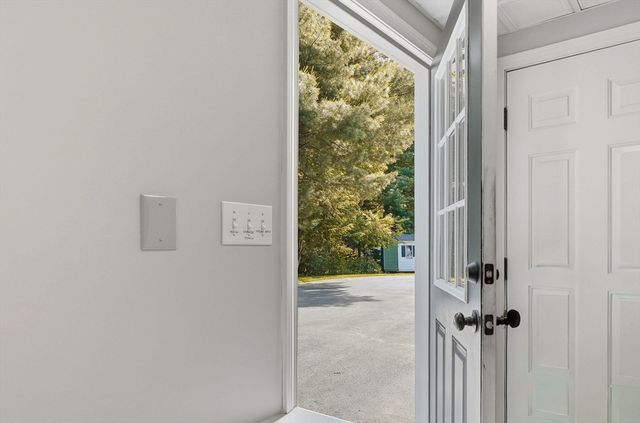 35 Harmony Ln, Methuen, MA 01844