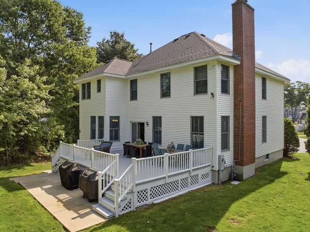 35 Harmony Ln, Methuen, MA 01844