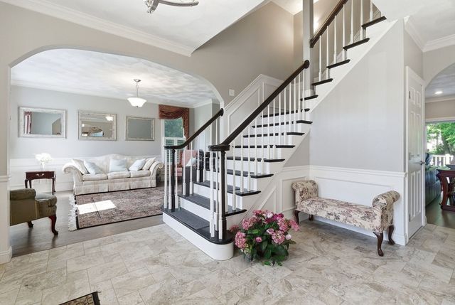 35 Harmony Ln, Methuen, MA 01844