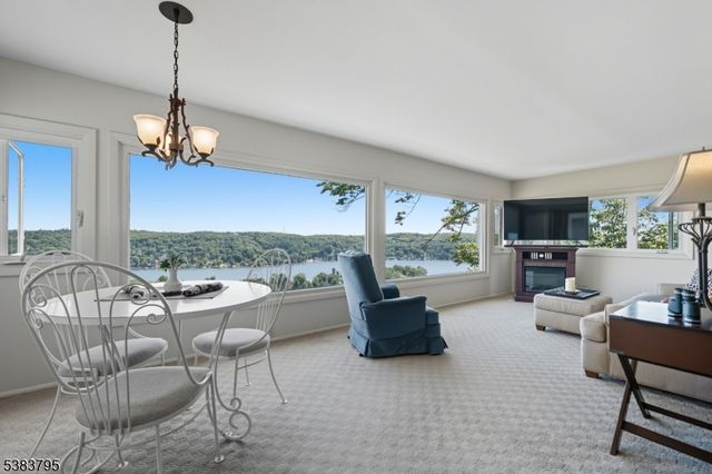 9 Golfview Ter, Sparta Twp., NJ 07871