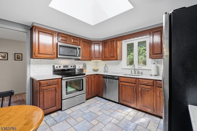 9 Golfview Ter, Sparta Twp., NJ 07871