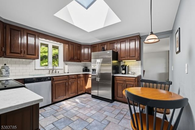 9 Golfview Ter, Sparta Twp., NJ 07871