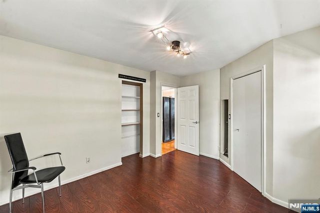 201 Oakdene Place E2, Cliffside Park, NJ 07010