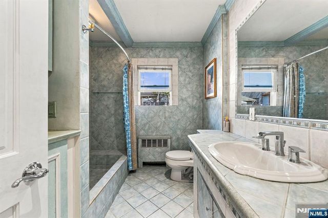 201 Oakdene Place E2, Cliffside Park, NJ 07010