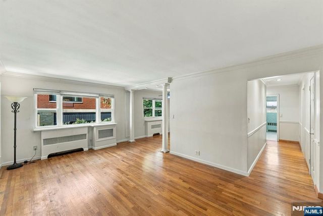 201 Oakdene Place E2, Cliffside Park, NJ 07010