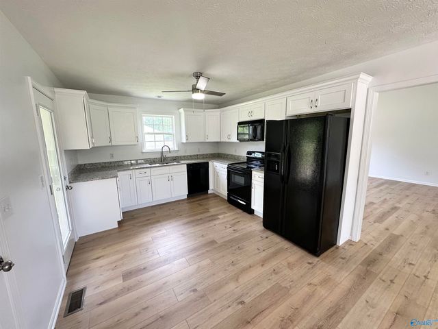 905 Vine Street, Glencoe, AL 35905