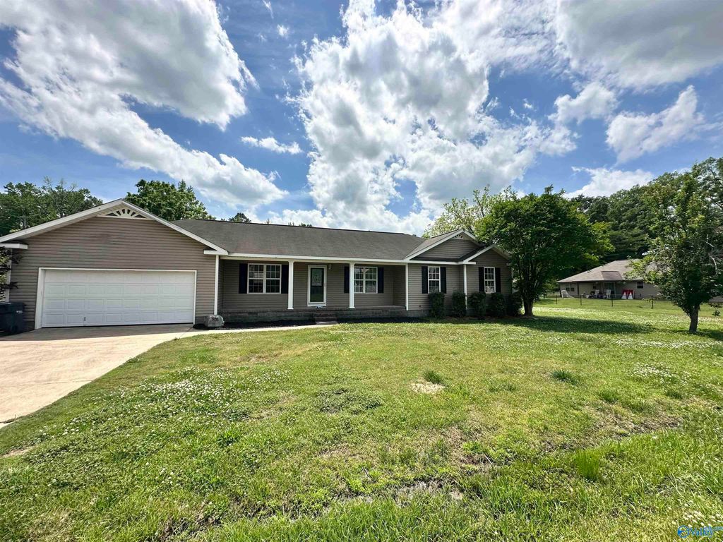 905 Vine Street, Glencoe, AL 35905