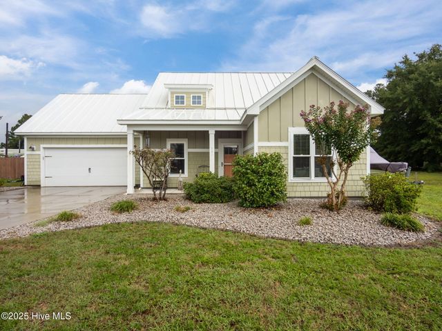 101 Elis Landing Lane, Newport, NC 28570