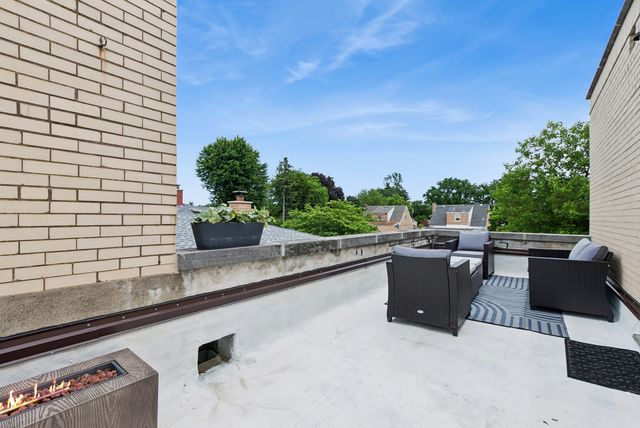 10155 S Clifton Park Avenue, Evergreen Park, IL 60805