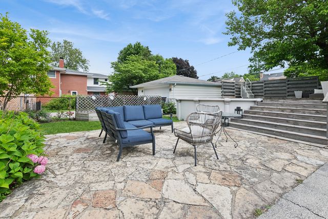 10155 S Clifton Park Avenue, Evergreen Park, IL 60805