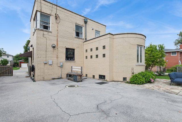 10155 S Clifton Park Avenue, Evergreen Park, IL 60805