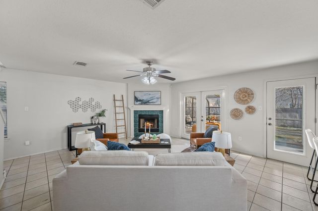 131 Masonwood DR, Kyle, TX 78640