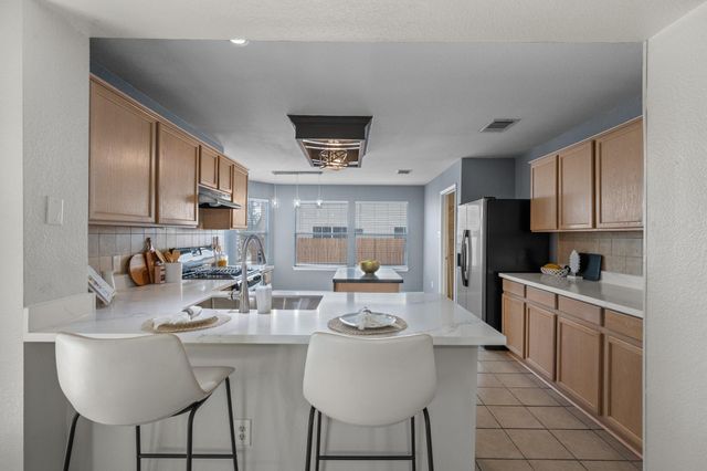 131 Masonwood DR, Kyle, TX 78640