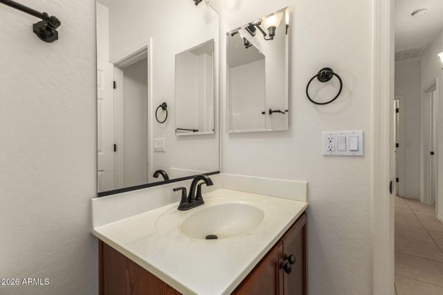 6949 W MELODY Drive, Laveen, AZ 85339