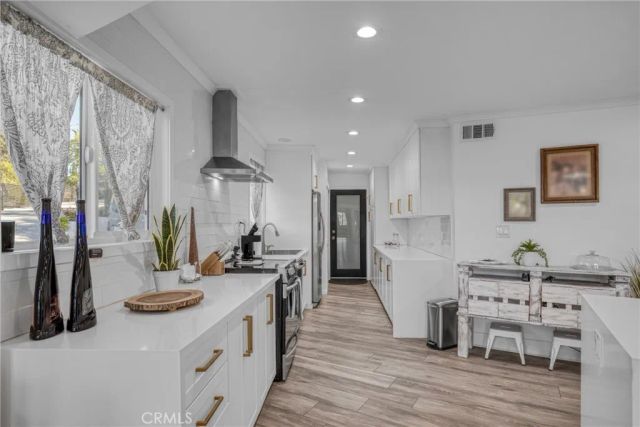 229 W Gladstone, San Dimas, CA 91773