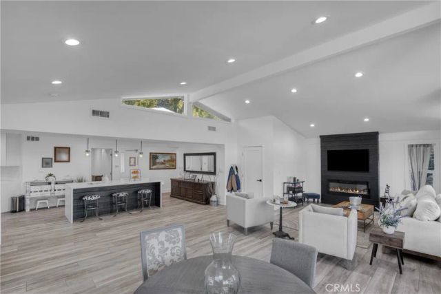 229 W Gladstone, San Dimas, CA 91773