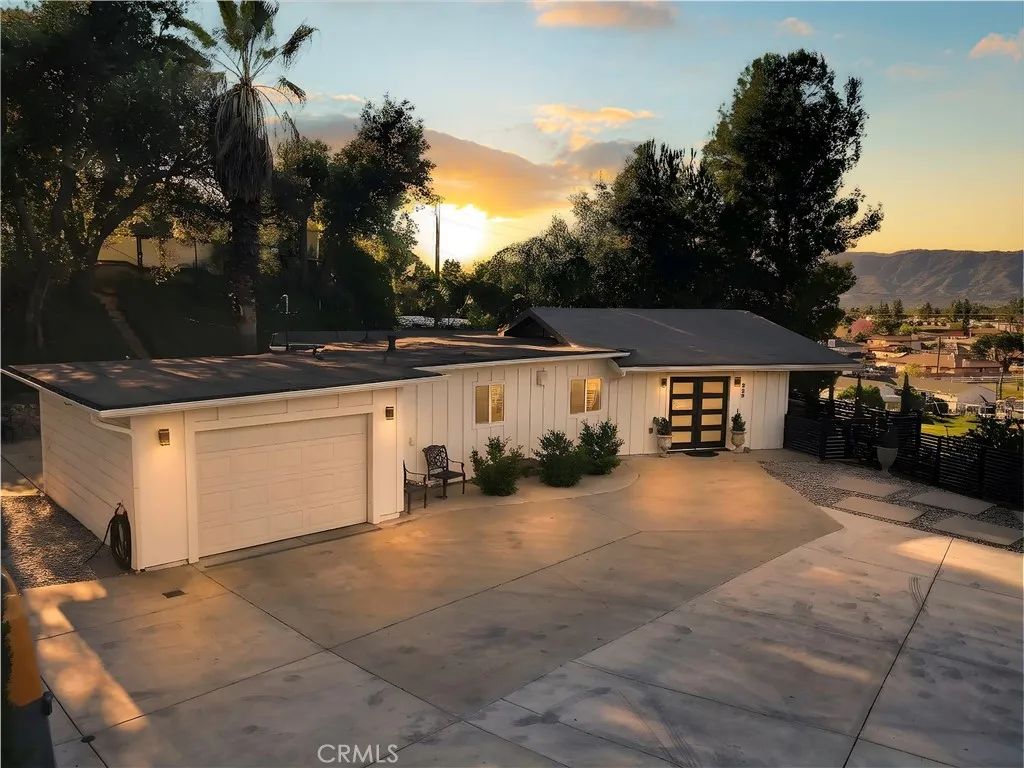 229 W Gladstone, San Dimas, CA 91773