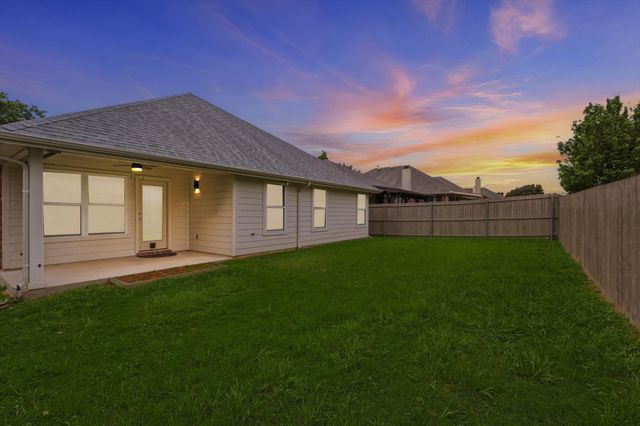507 Jefferson Lane, Lake Dallas, TX 75065