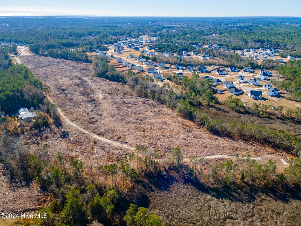 Image 7 of property listing at 00 Jumpin Run Road, Hubert, NC 28539