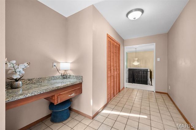 10300 Parkman Drive, St Louis, MO 63123